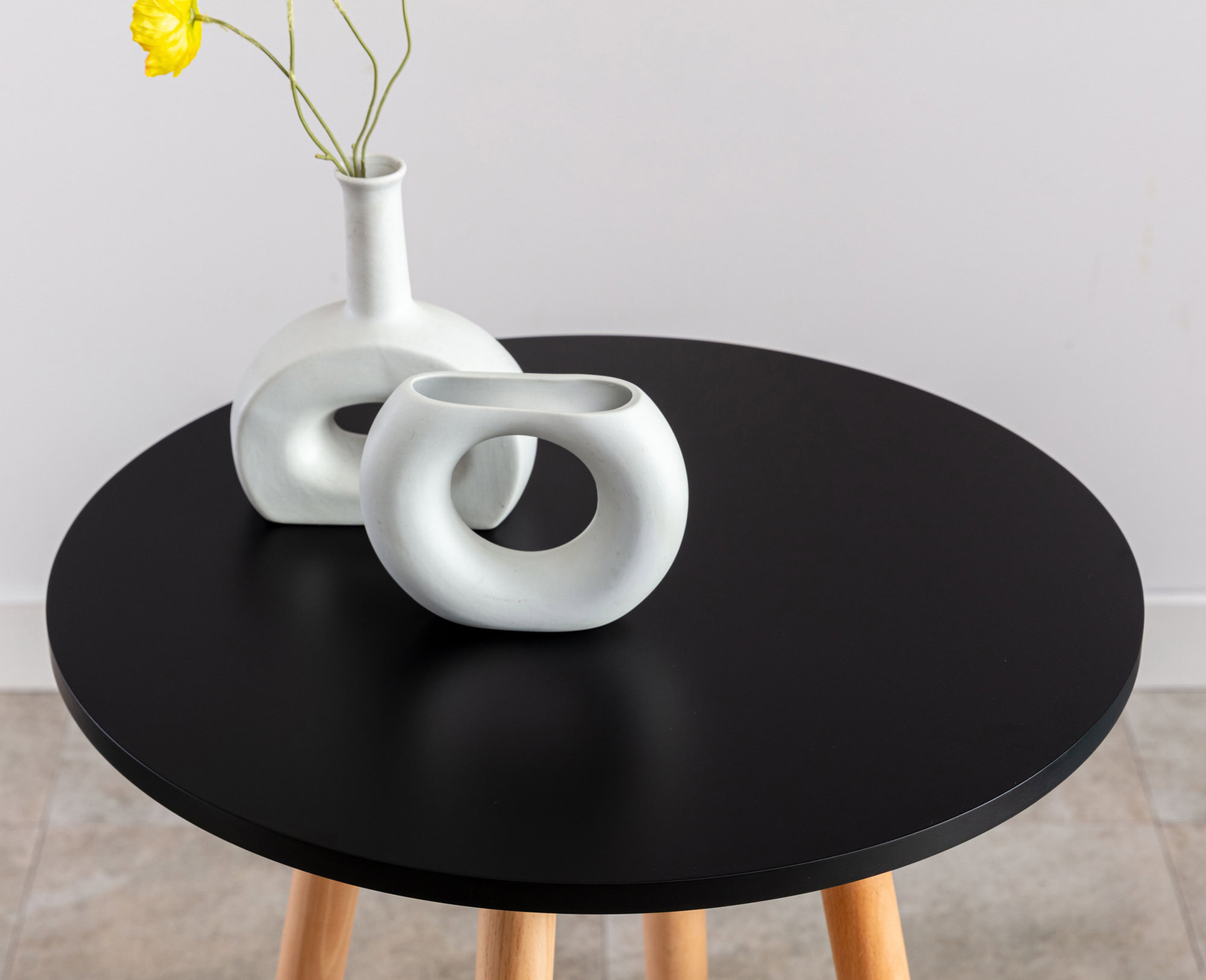 CLP Table haute de bar Mijas en Bois avec plateau rond et Repose-pieds en Métal