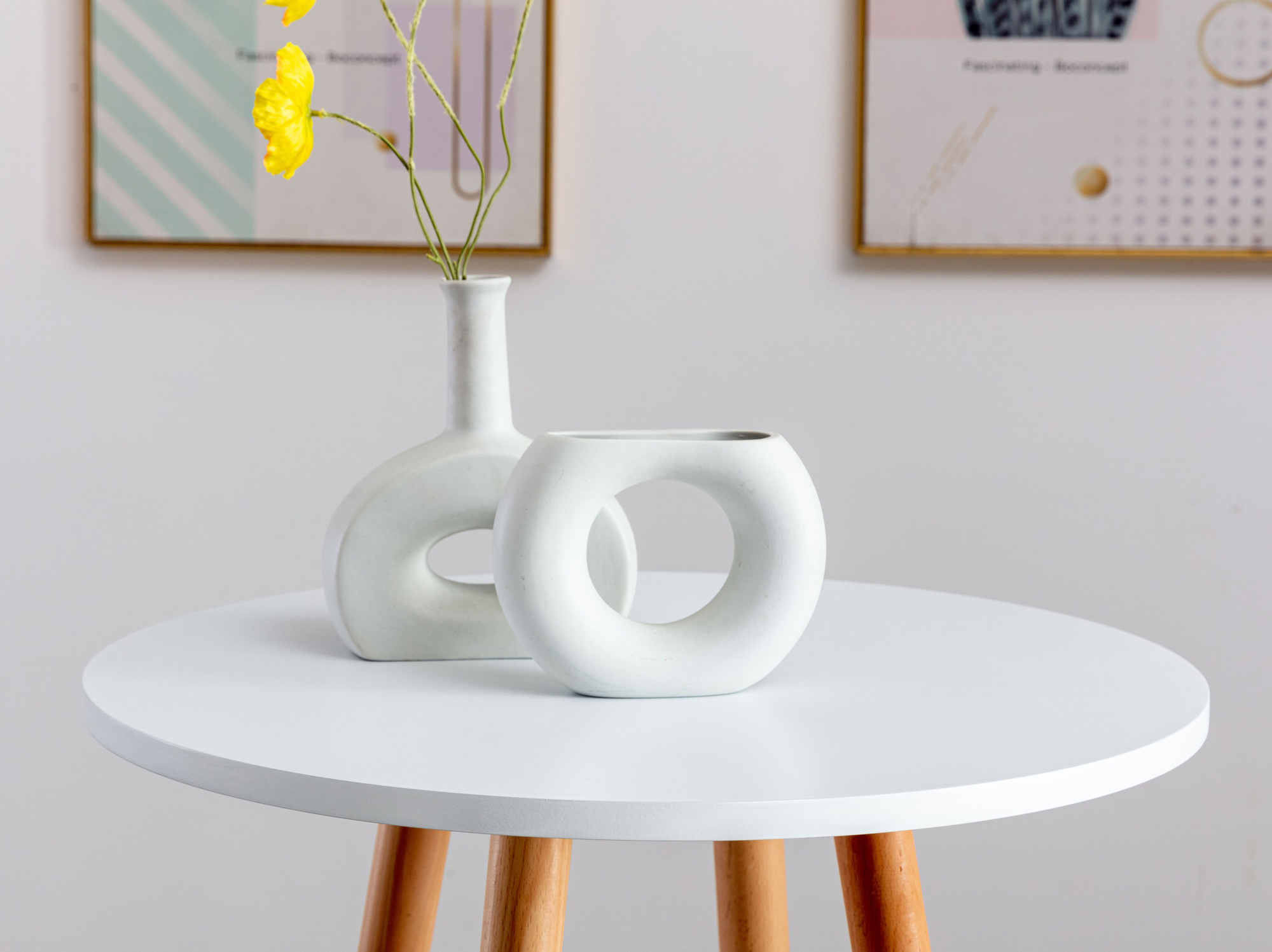 CLP Table haute de bar Mijas en Bois avec plateau rond et Repose-pieds en Métal