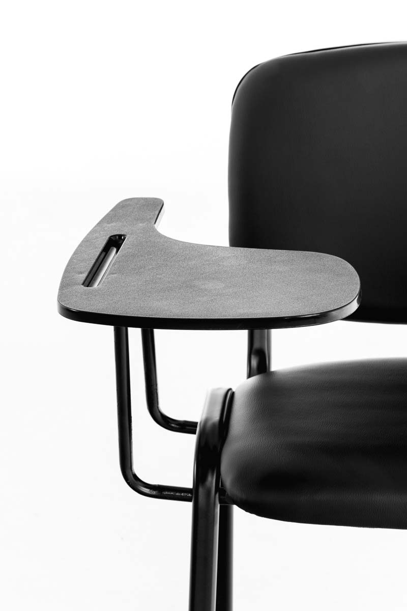 Chaise Ken en similicuir avec tablette rabattable