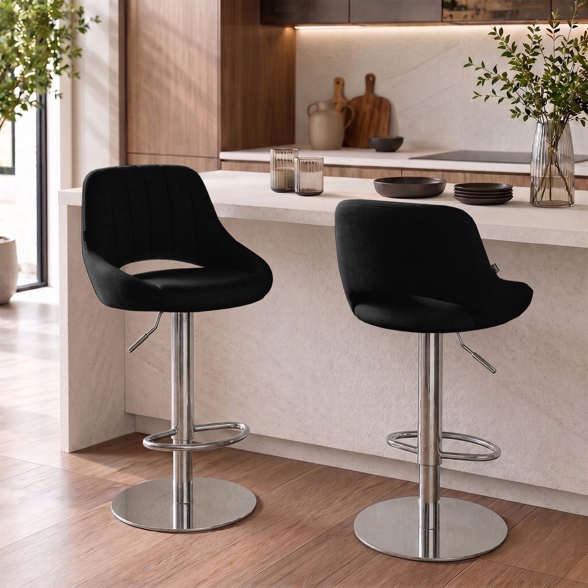 Tabouret de bar Milet avec structure stable chromée