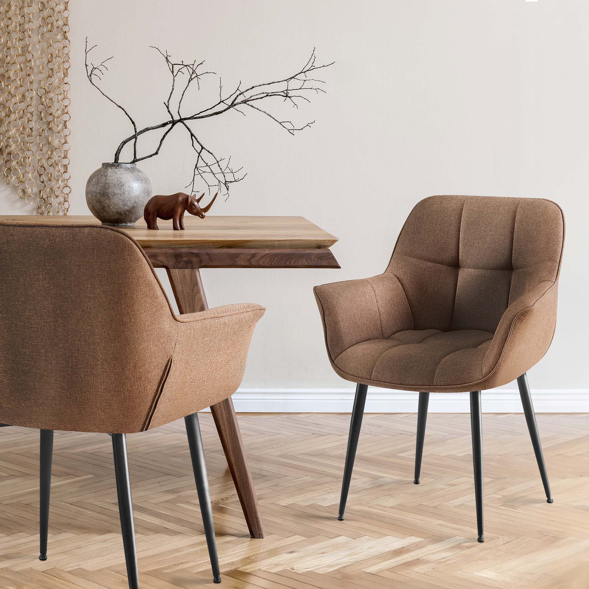 Chaise de salle à manger Roseville avec accoudoirs et pieds en métal