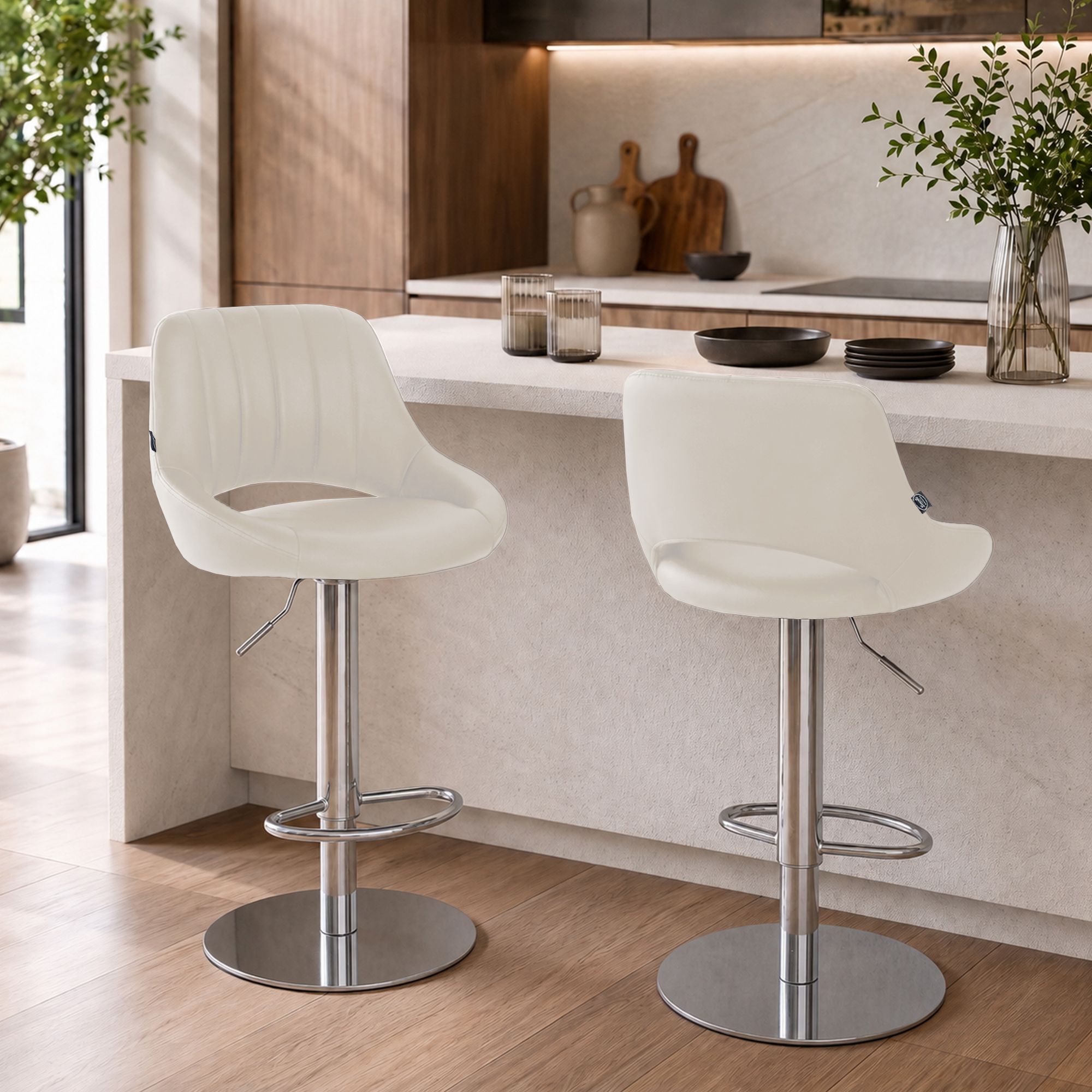 Tabouret de bar Milet avec structure stable chromée