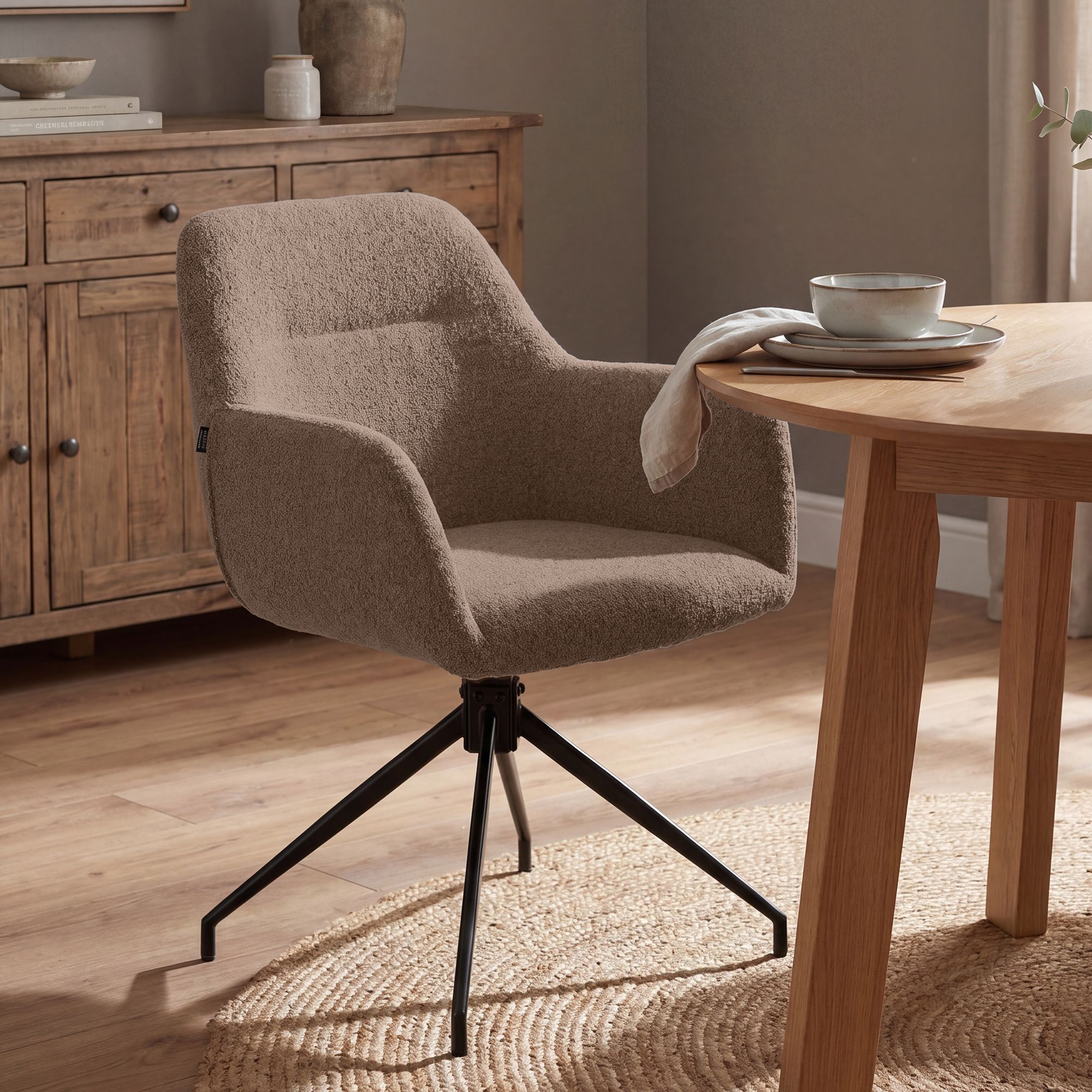 Chaise de salle a manger Merlinda en tissu teddy