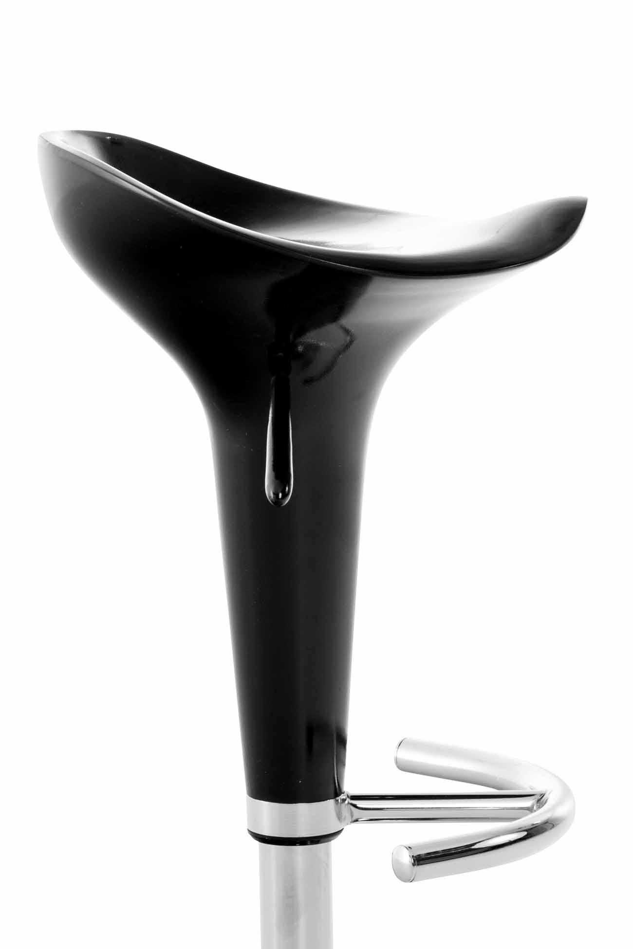 Tabouret de bar Saddle avec Assise en p^lastique pied en métal