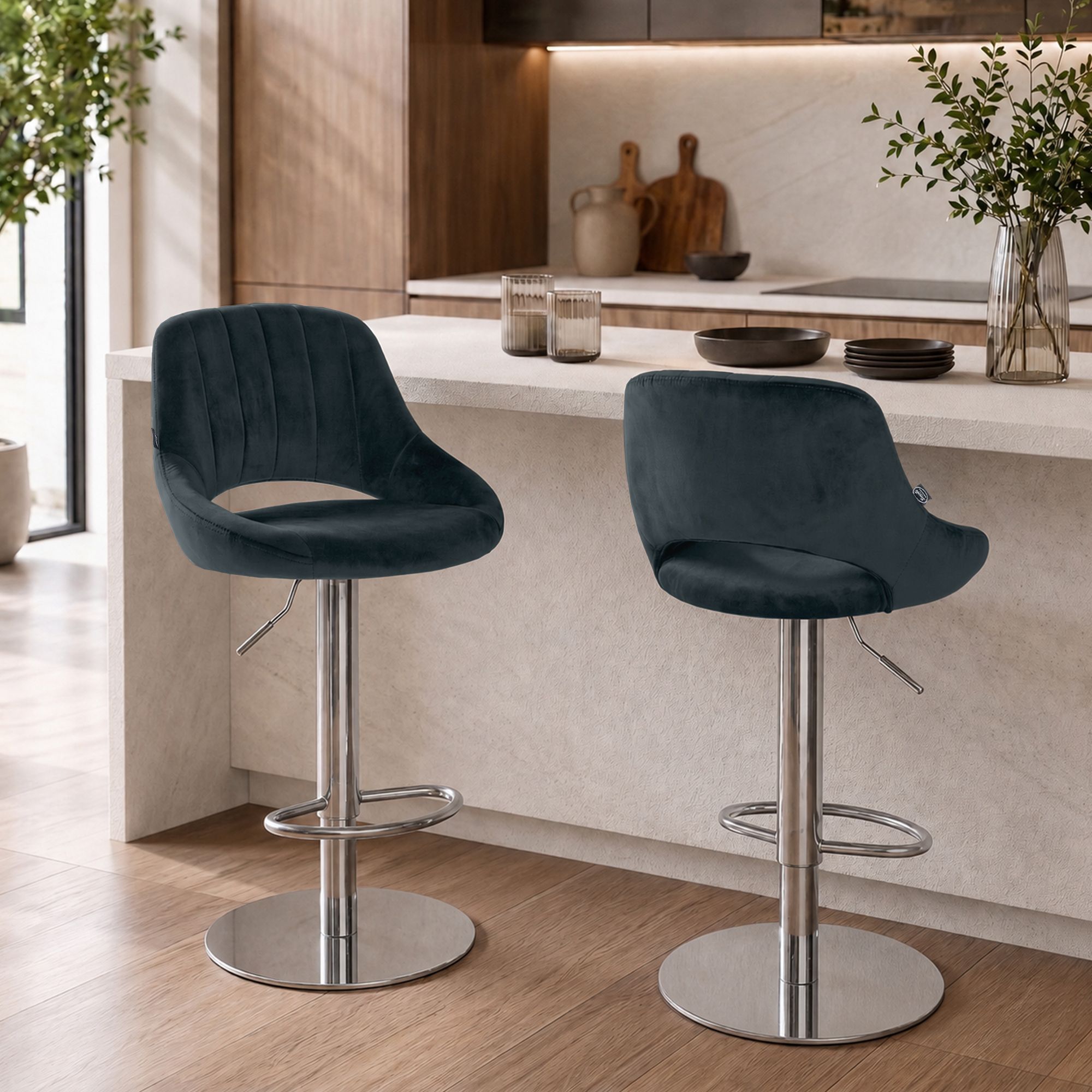 Tabouret de bar Milet avec structure stable chromée
