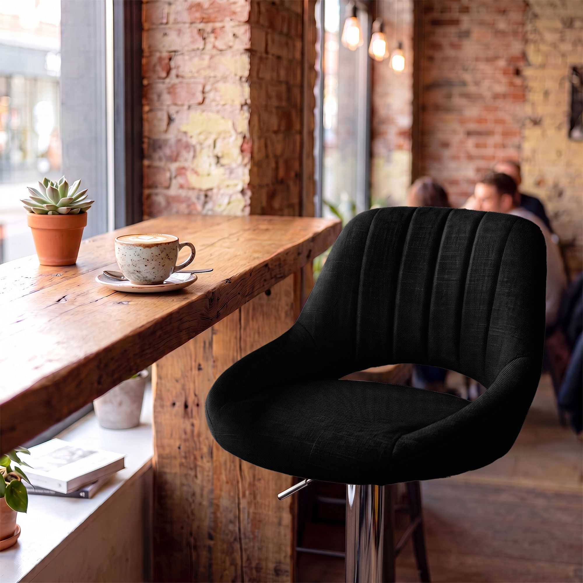 Tabouret de bar Milet avec structure stable chromée